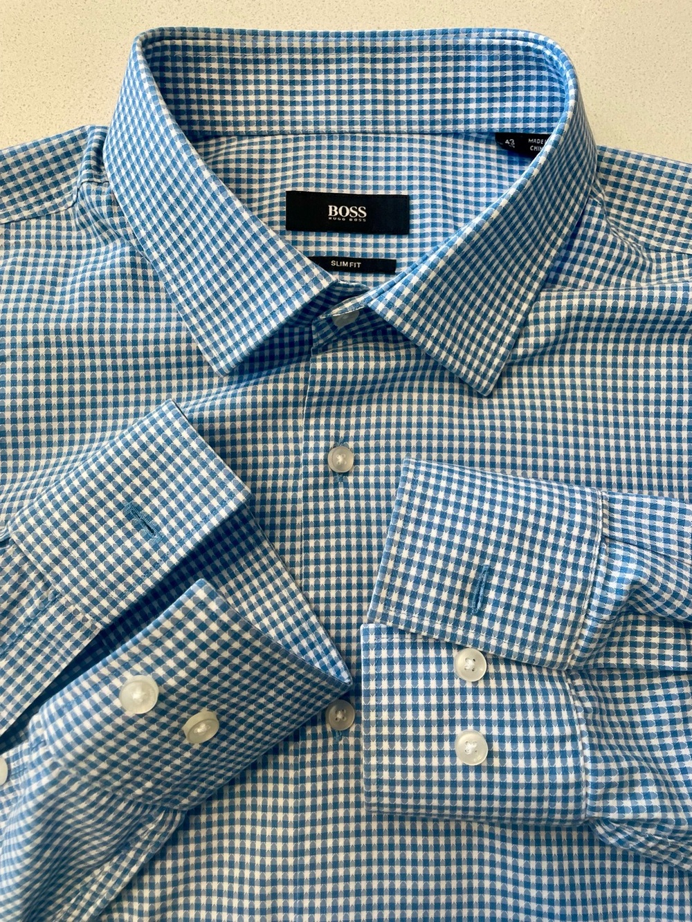 Hugo Boss - all cotton gingham pattern dress shirt Size 43 (17”neck)